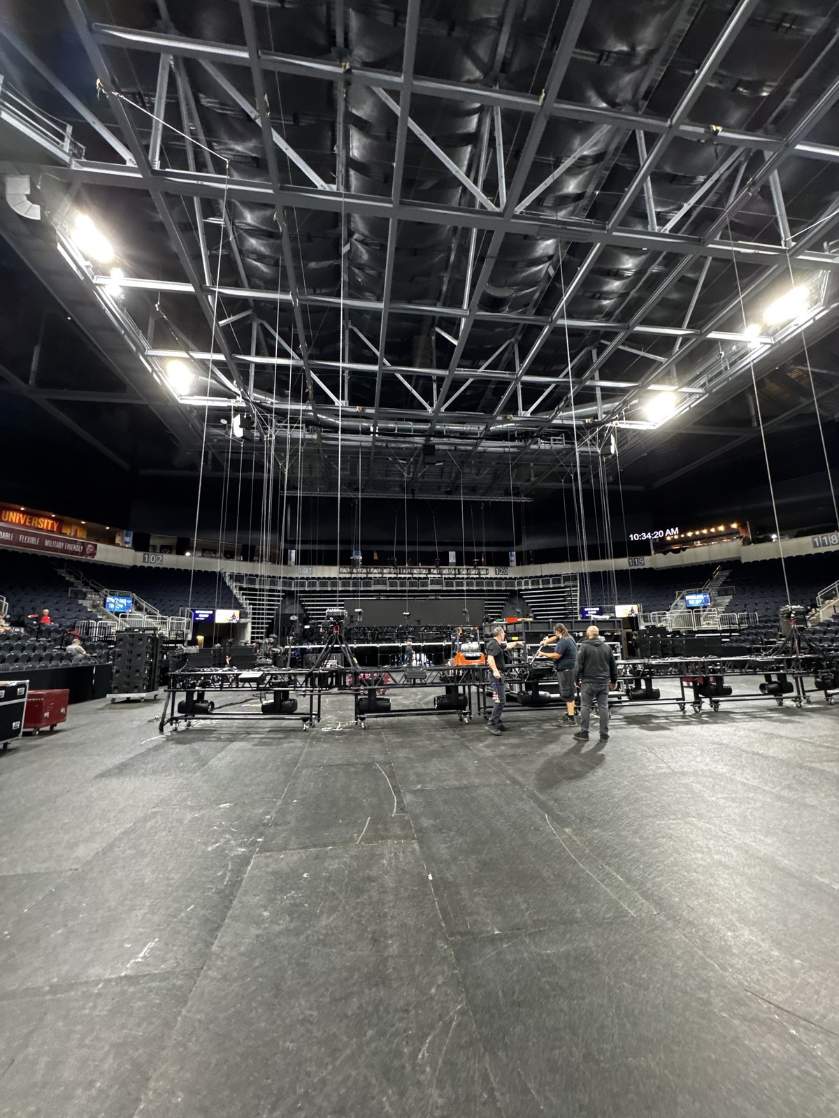 Air1 Tour arena set up